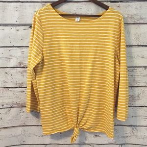 🌻5/$25🌻 Old Navy Yellow Striped Top